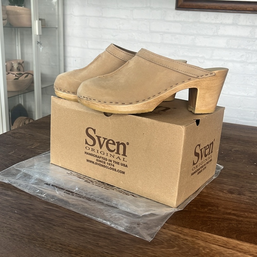 Sven Front Seam Nubuck Clogs tan size 43 US 11